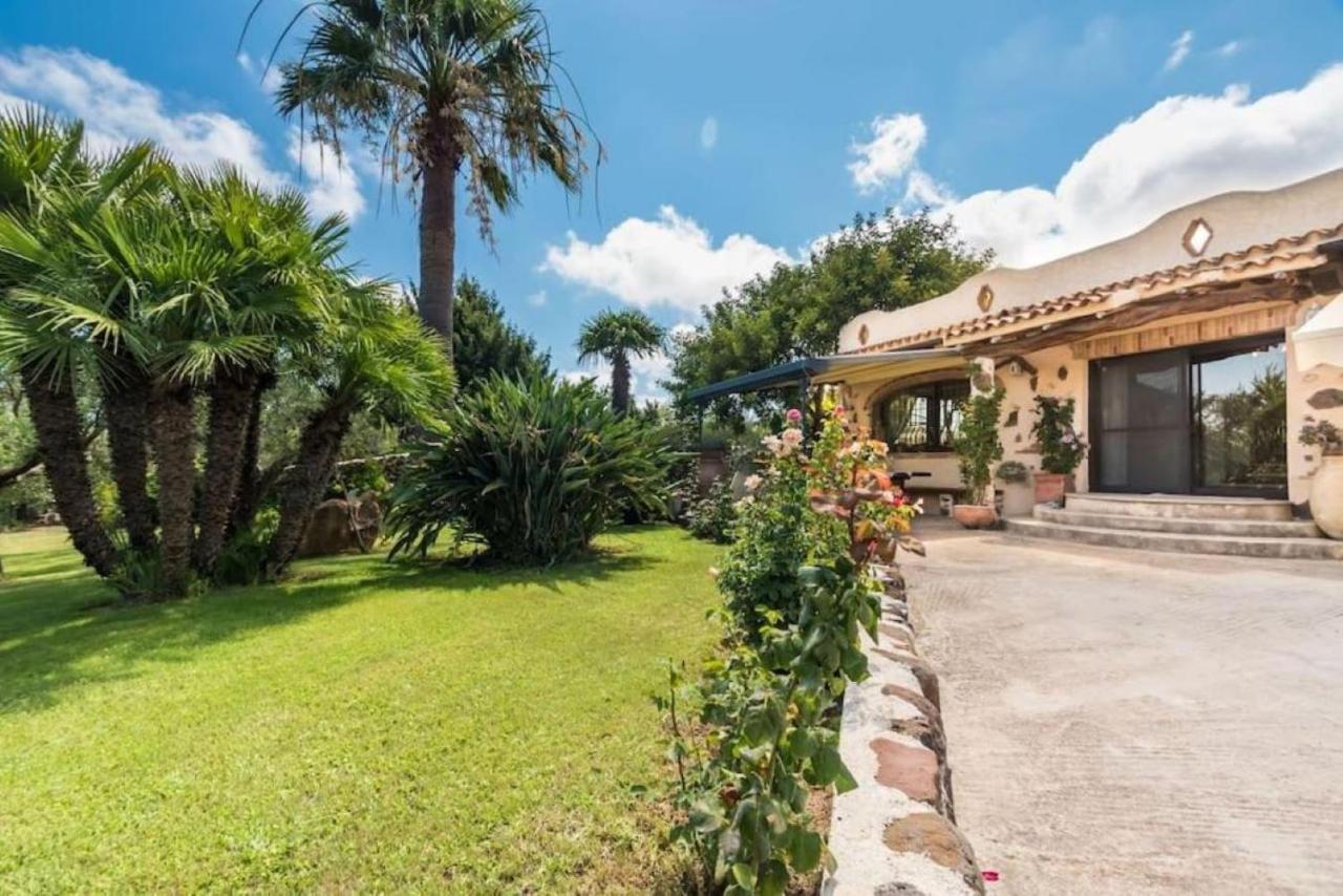 Villa Con Immenso Giardino Orosei Exterior foto