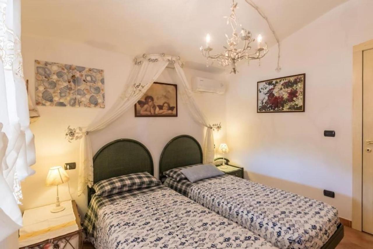 Villa Con Immenso Giardino Orosei Exterior foto